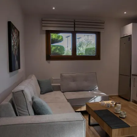 Viewing Garden Apartman *