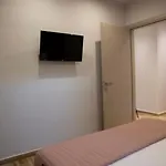 Viewing Garden וולוס
